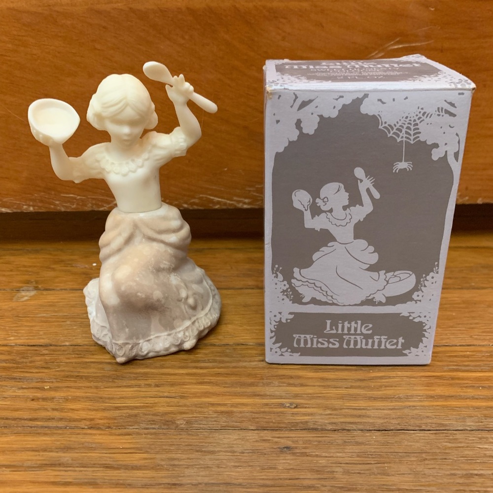 Vintage Avon "Little Miss Muffet" Sweet Honesty Cologne Bottle In Original Box